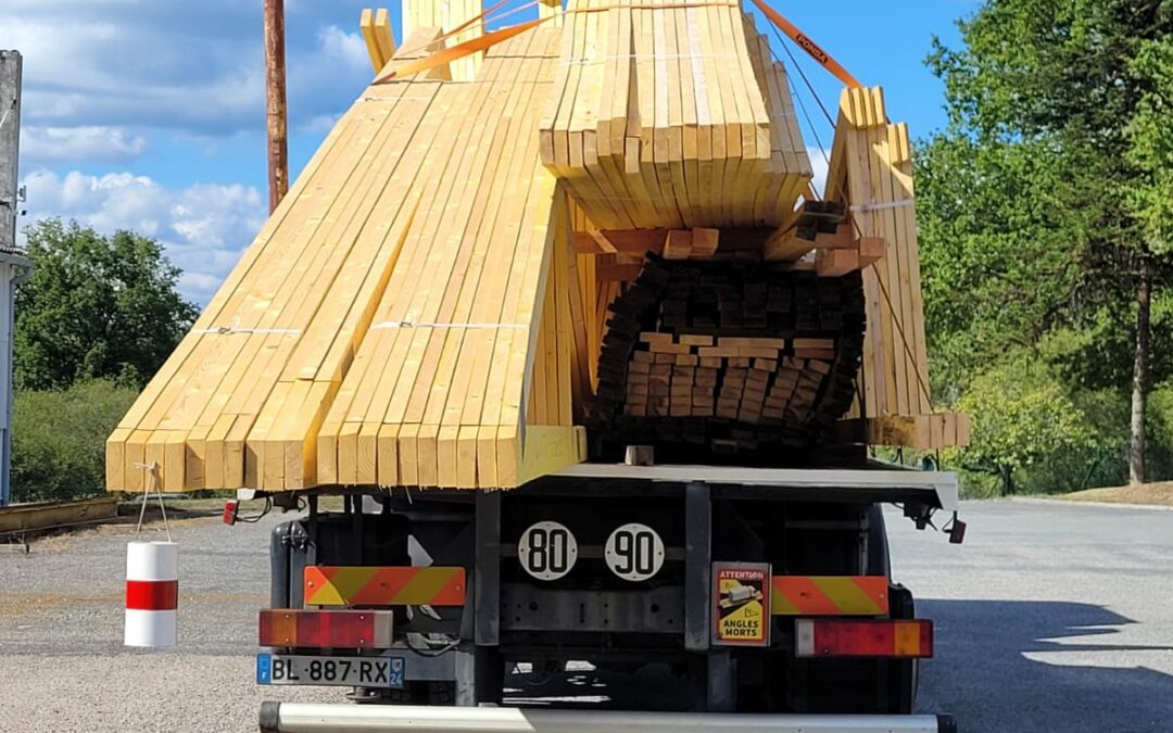 Livraison d’une charpente bois en Dordogne